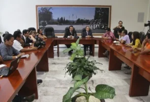 1.Rueda de Prensa Rector Huelga UAQ KL 1 e1439914100607