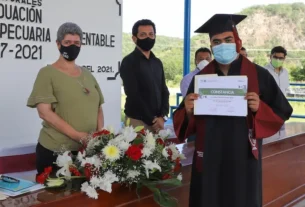 UAQ Egresan 1a y 2a Generacion de la Licenciatura en Produccion Agropecuaria Sustentable