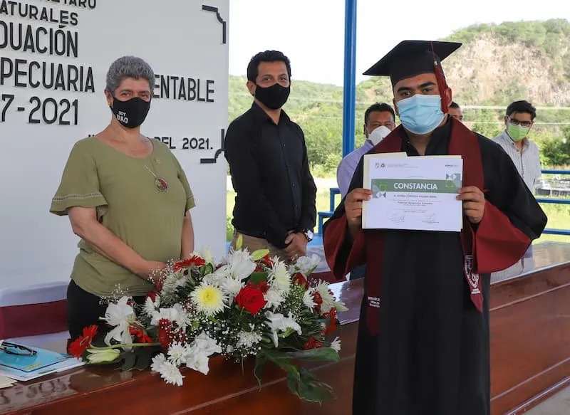 UAQ Egresan 1a y 2a Generacion de la Licenciatura en Produccion Agropecuaria Sustentable