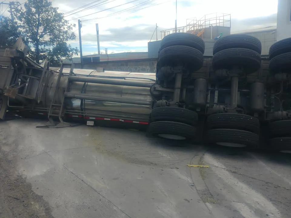 1629935628 216 Aparatoso accidente en Paseo Central