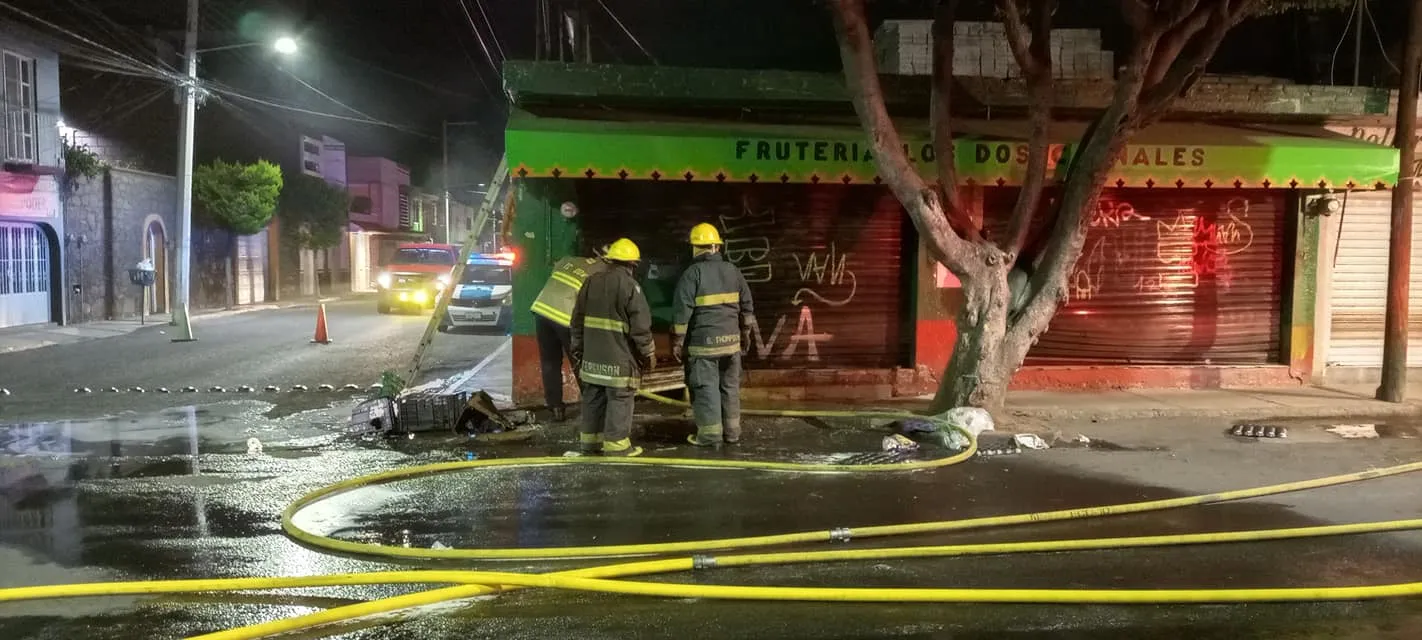 Fuerte incendio en céntrica frutería. 4 1630036471 727 Fuerte incendio en centrica fruteria