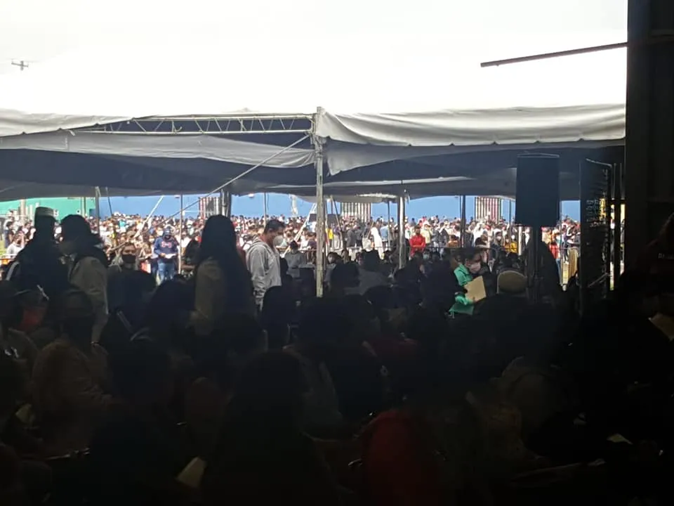 1630373550 128 Se inundan instalaciones de vacunacion Covid 19