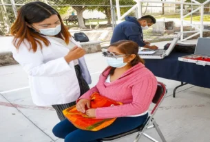 DIF Estatal entrego aparatos auditivos y realizo examenes de la vista a beneficiarios de 7 municipios de QRO 1
