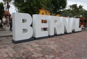 Entregaron letras monumentales al Pueblo Magico de Bernal 2