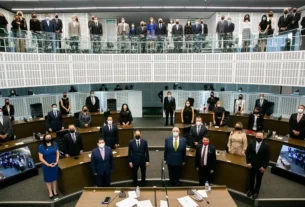 Francisco Dominguez asiste al 3er informe de actividades de la LIX legislatura del estado de QRO 2