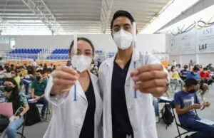 Jovenes de 18 a 29 anos asistieron a instalaciones de la UAQ para recibir vacuna contra COVID 19 1