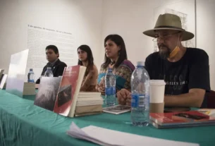 Presenta UAQ libro A un alguien en algun lugar 2