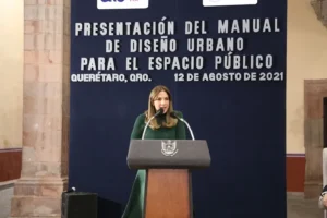 Romy Rojas presento el Manual de Diseno Urbano para el Espacio Publico 1