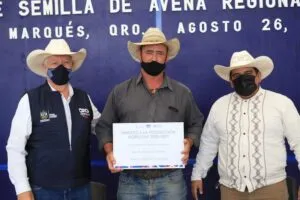 SEDEA entrego apoyos a agricultores de El Marques 1