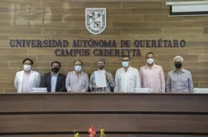 UAQ Campus Cadereyta recibe escrituras publicas 2