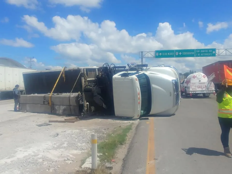 1631394594 72 Aparatoso accidente en la 57