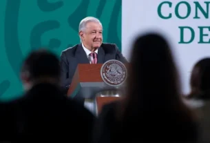 AMLO afirma que continuan labores de auxilio y entrega de apoyos a damnificados por inundaciones 2