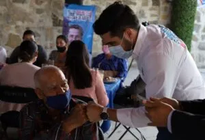 Agustín Dorantes Lámbarri visita a simpatizantes de Pedro Escobedo