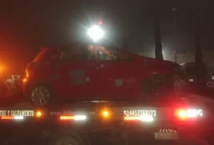 Aparatosa volcadura en Pueblo Quieto.