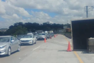 Aparatoso accidente en la 57.