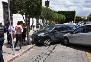 Aparatoso accidente en plena Avenida Juárez.