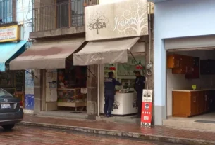 Asaltan con lujo de violencia Céntrica joyería.