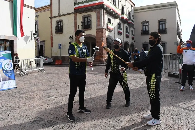 Dan el banderazo de salida a carrera Ruta de la Independencia 1