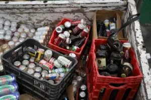 Dirección de Inspección destruye 20 toneladas de bebidas alcohólicas decomisadas 2 Dirección de Inspección destruye 20 toneladas de bebidas alcohólicas decomisadas