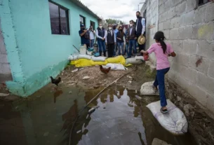 Francisco Dominguez recorrio zonas afectadas por inundaciones en Tequis 3