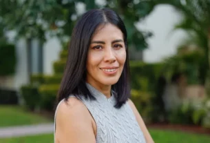 Mauricio Kuri presenta a titular de la Secretaria del Trabajo