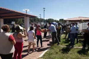 Municipio de SJR continua con los apoyos para habitantes de La Rueda 2