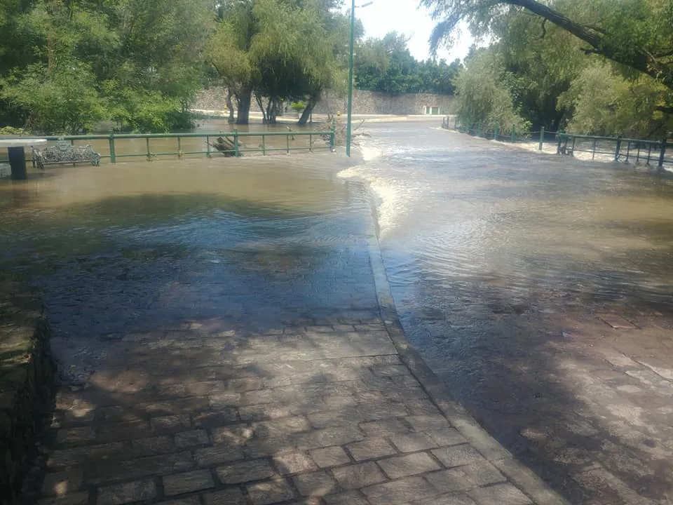 Pánico y miedo provoca crecimiento de Río en la Rueda. 2 Panico y miedo provoca crecimiento de Rio en la Rueda