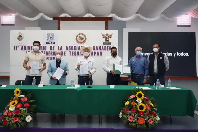 SEDEA atestigua firma de convenio entre UNAM y Asociacion Ganadera Local de Tequisquiapan