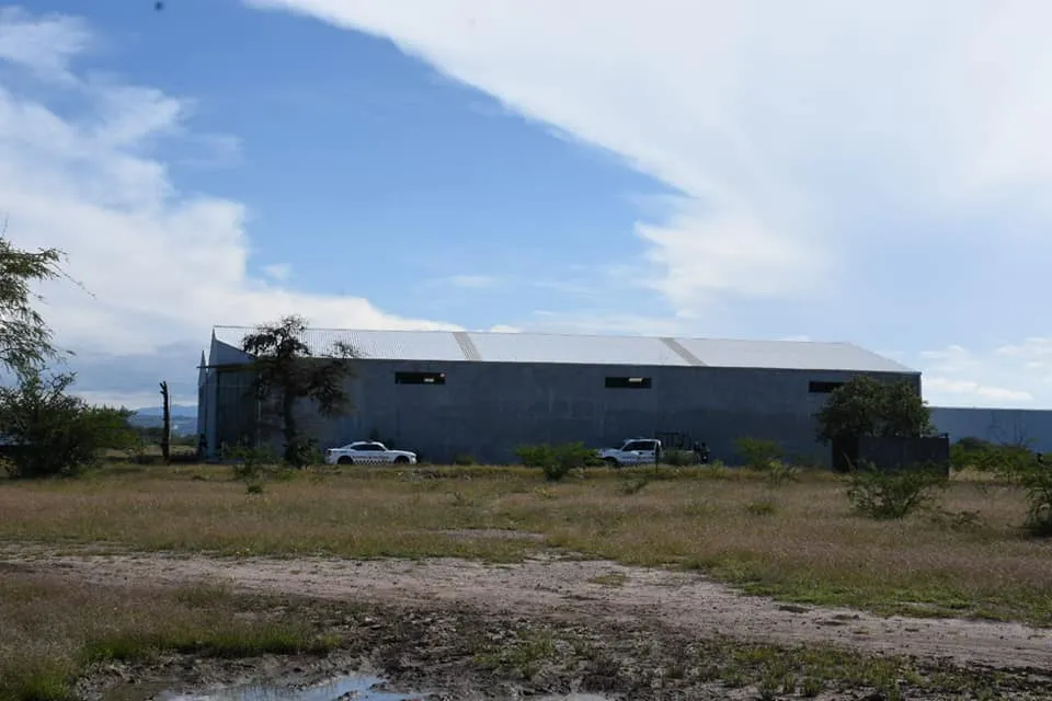 1633647703 719 Asegura GN bodega con presuntos vehiculos robados