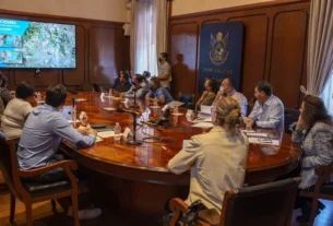 Autoridades estatales se reunieron con vecinos del fraccionamiento La Rueda SJR