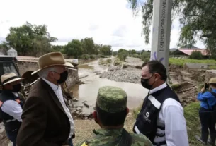 Mauricio Kuri recorre comunidades de El Marques que fueron afectadas por lluvias 1