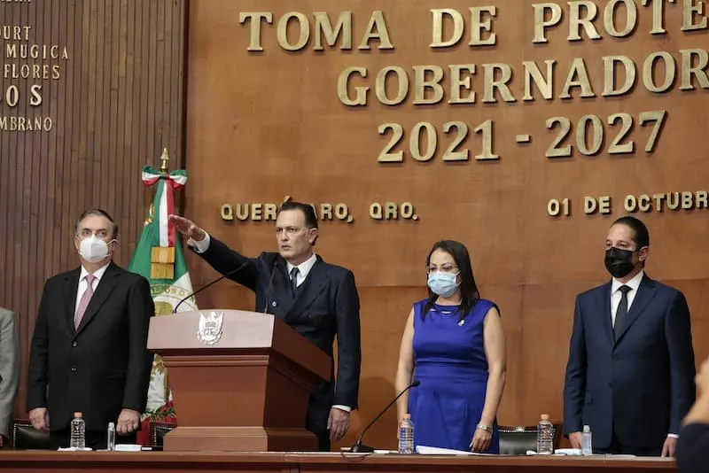 Mauricio Kuri rindio protesta como nuevo gobernador del Estado de Queretaro 1