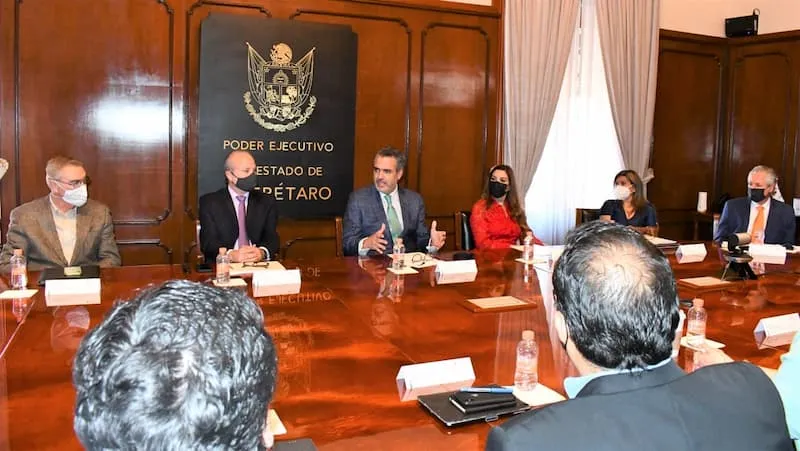 Oficial Mayor entrego nombramientos del Fideicomiso QroNos 2