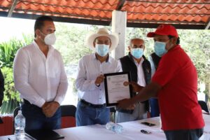 SEDEA entregó certificados a acuicultores de Colón por buenas practicas