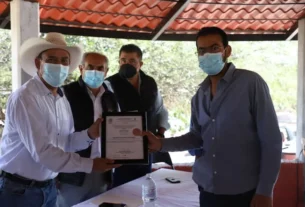 SEDEA entrego certificados a acuicultores de Colon por buenas practicas 2