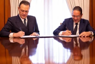 Se firma acta de entrega recepcion Mauricio Kuri asume cargo de gobernador del estado de QRO 2