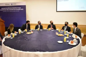 Titular de SEDESU se reunio con presidentes de camaras y clusters de QRO 2