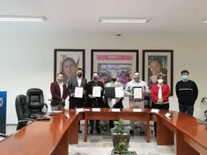 UAQ, INDEREQ y CONDDE firman convenio en favor de universitarios 3 UAQ, INDEREQ y CONDDE firman convenio en favor de universitarios