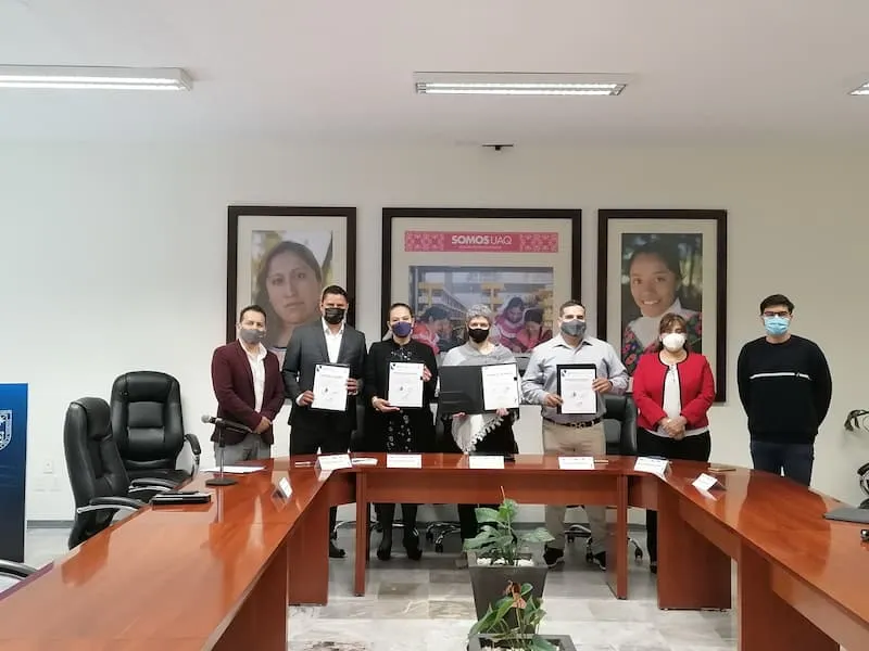 UAQ INDEREQ y CONDDE firman convenio en favor de universitarios 1