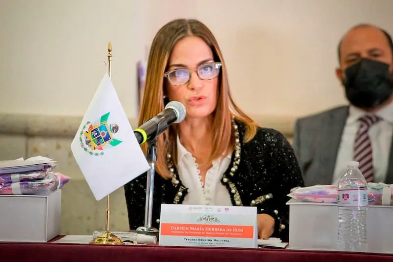 Car Herrera de Kuri expuso las acciones del DIF Estatal durante la Reunion Nacional 2