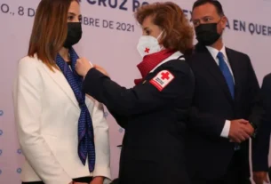 Car Herrera recibio nombramiento como presidenta Honoraria de Cruz Roja 2