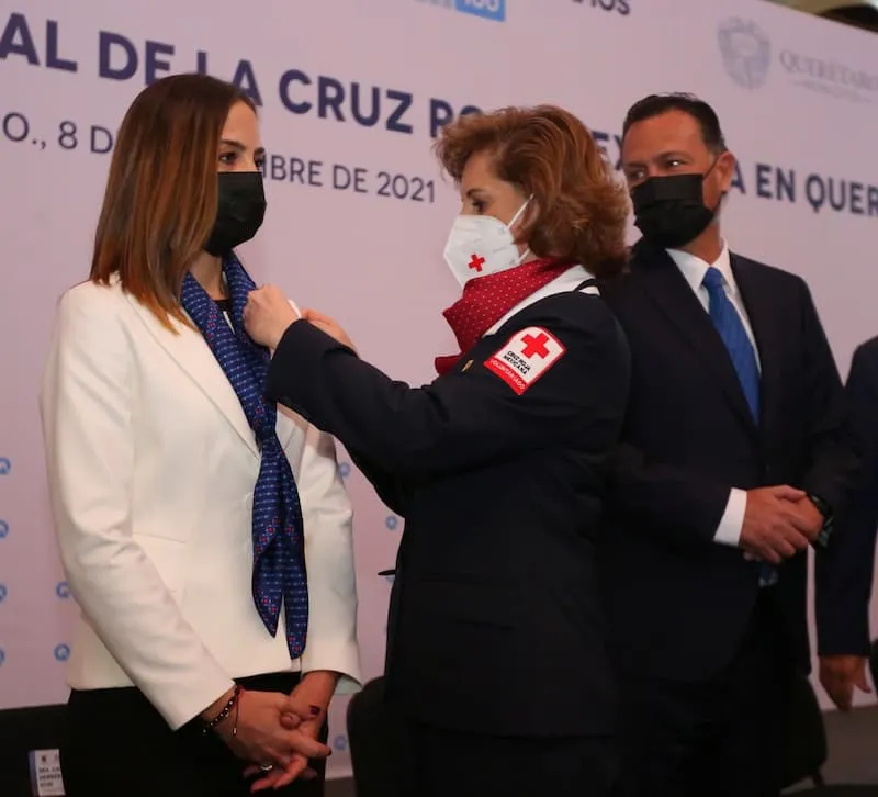 Car Herrera recibio nombramiento como presidenta Honoraria de Cruz Roja 2