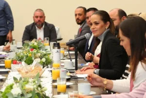 DIF Estatal en reunión con las 18 Presidentas de los DIF Municipales 3 DIF Estatal en reunión con las 18 Presidentas de los DIF Municipales