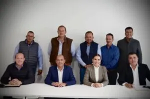 -Política-Diputado Juan Guevara en reunión con SEDEA y Marcia Solórzano 3 Diputado Juan Guevara en reunión con SEDEA y Marcia Solórzano