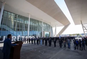 Mauricio Kuri acude al pase de revista de personal policial del estado de Queretaro 3