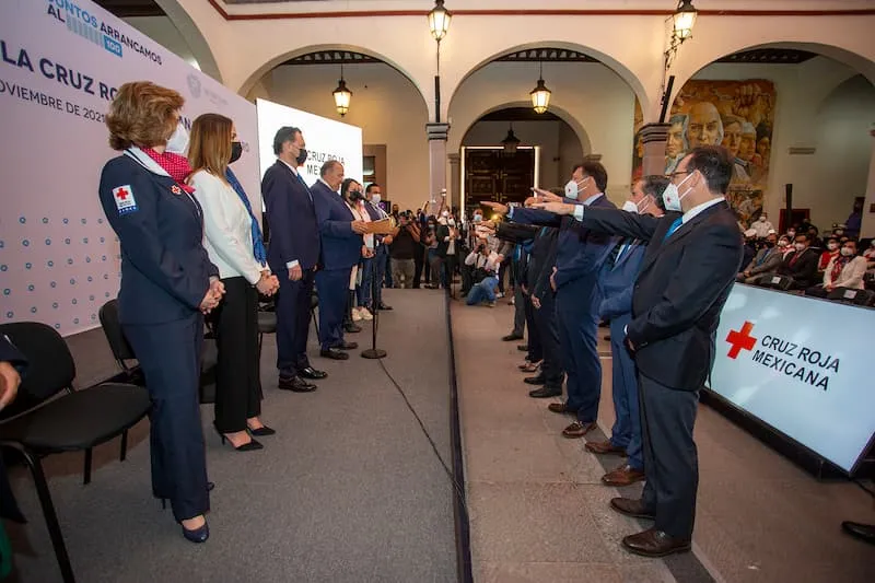 Mauricio Kuri toma protesta al Consejo Estatal de la Cruz Roja Mexicana QRO 2