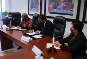 Secretaria de Salud atestigua firma de convenio entre la UAQ y la Comision de Arbitraje Medico 2