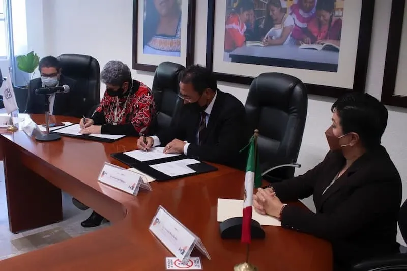 Secretaria de Salud atestigua firma de convenio entre la UAQ y la Comision de Arbitraje Medico 2
