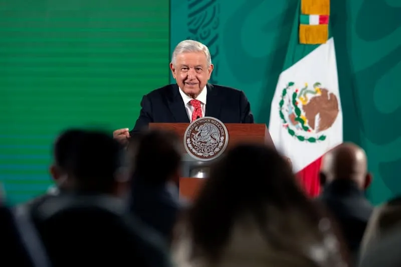 AMLO destaca incremento al salario minimo en Mexico 2