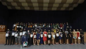 Alumnos de la Licenciatura en Psicología Clínica UAQ, culminan sus estudios 4 Alumnos de la Licenciatura en Psicología Clínica UAQ, culminan sus estudios